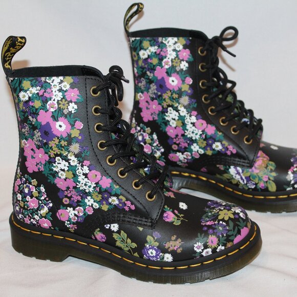 NEW DR. MARTENS WOMEN'S VINTAGE FLORAL LEATHER‎ 1460 BLACK MULTI BOOTS - Picture 1 of 7